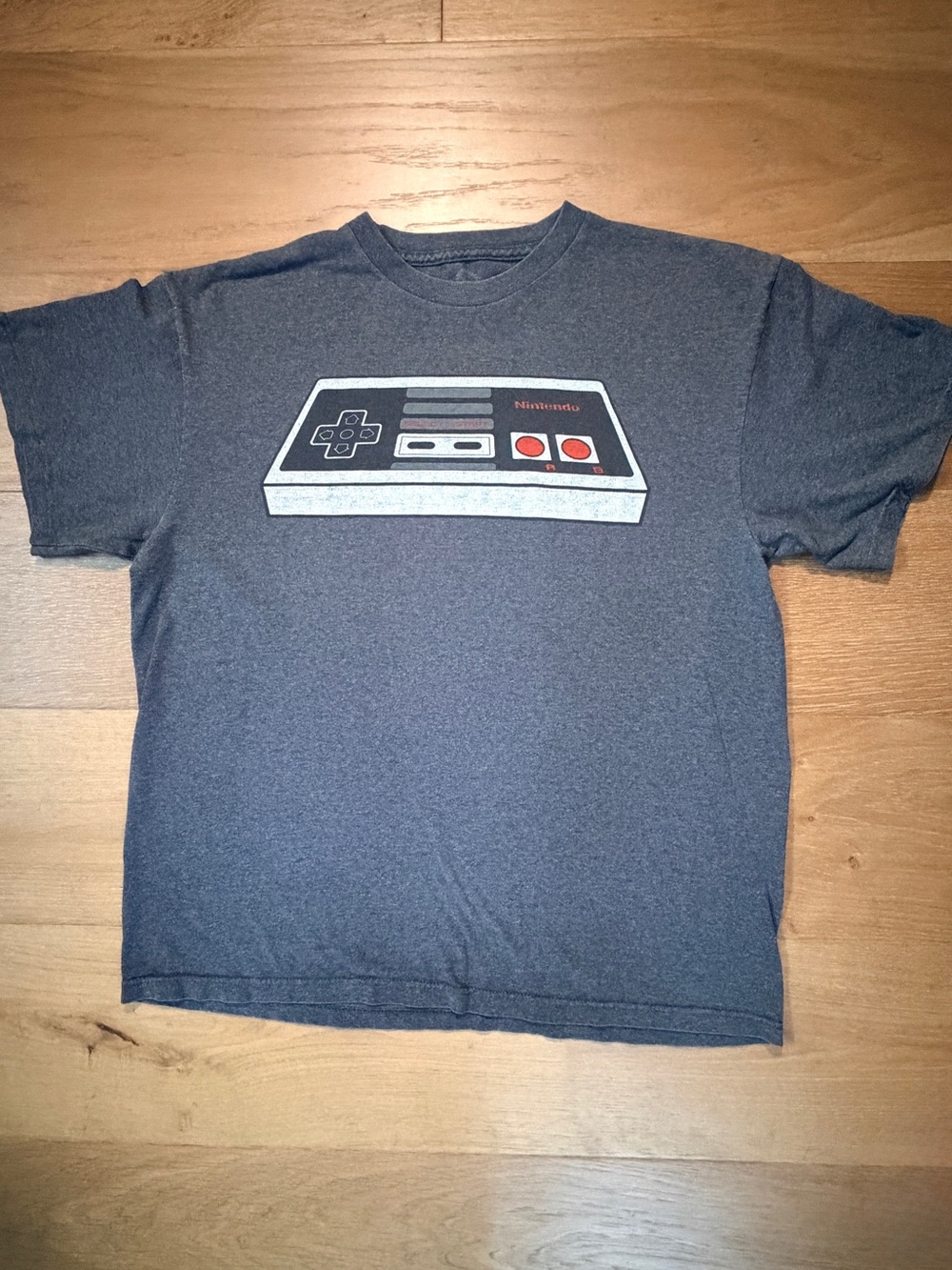 Nintendo NES Controller Graphic Tee Charcoal Gray L Gamer Video Game 90s Retro
